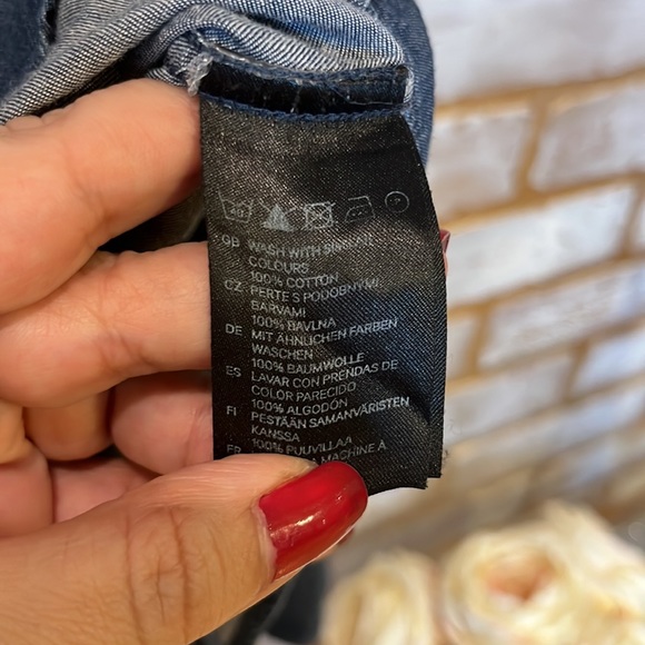 H&M Dark Wash Long Sleeved Denim Button Down Shirt, Men’s Size Medium. - Picture 8 of 9